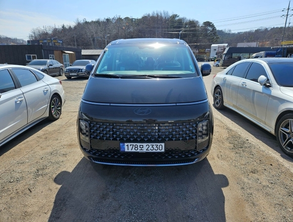 Купить ⁠⁠⁠⁠Hyundai Staria ⁠⁠2024 полный привод в Москве