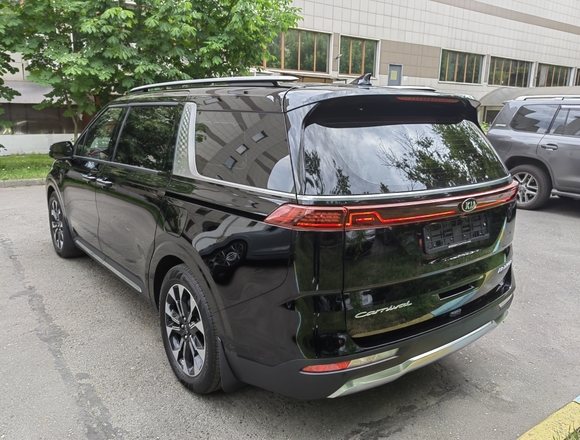 Купить ⁠⁠⁠⁠Kia Carnival Signature 2021 г. полный привод в Москве