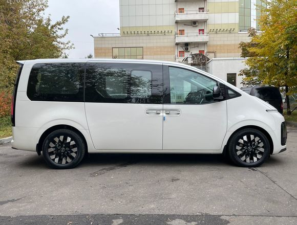 Купить ⁠⁠⁠⁠Hyundai Staria ⁠⁠2025 полный привод в Москве