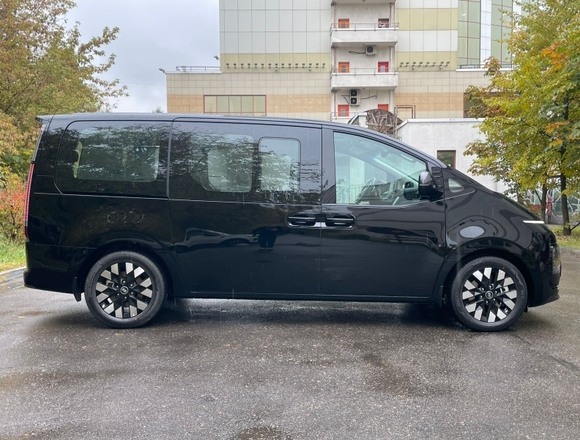 Купить ⁠⁠⁠⁠Hyundai Staria ⁠⁠2025 полный привод в Москве