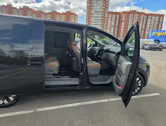 Купить ⁠⁠⁠⁠Hyundai Staria ⁠⁠Lounge Inspiration 2023 полный привод в Москве