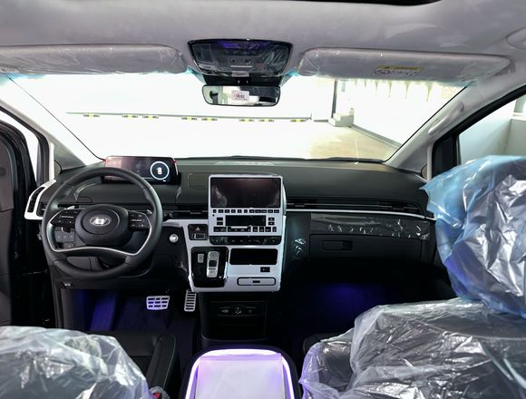 Купить ⁠⁠⁠⁠Hyundai Staria ⁠⁠2025 полный привод в Москве