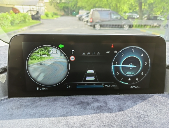 Купить ⁠⁠⁠⁠Hyundai Staria ⁠⁠Lounge Inspiration 2021 полный привод в Москве