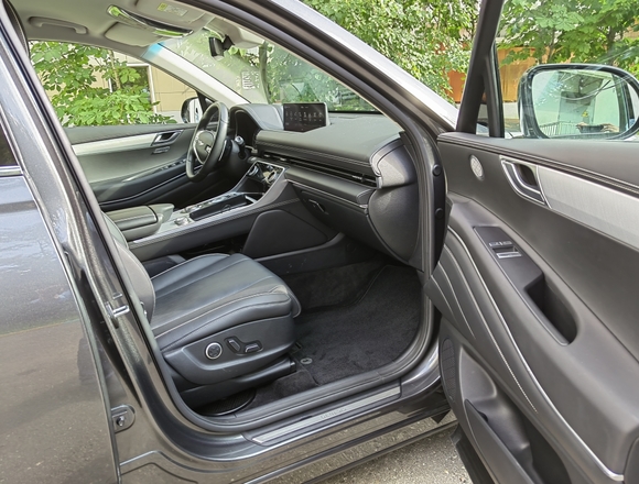 Купить ⁠Genesis GV-80 4wd в Москве