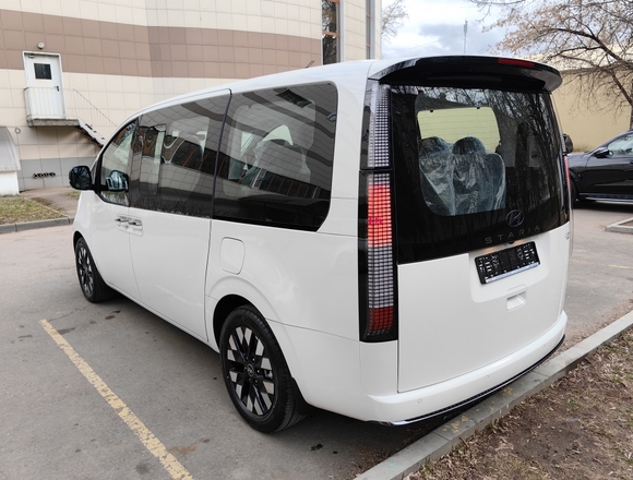 Купить ⁠⁠⁠⁠Hyundai Staria ⁠⁠2025 полный привод в Москве