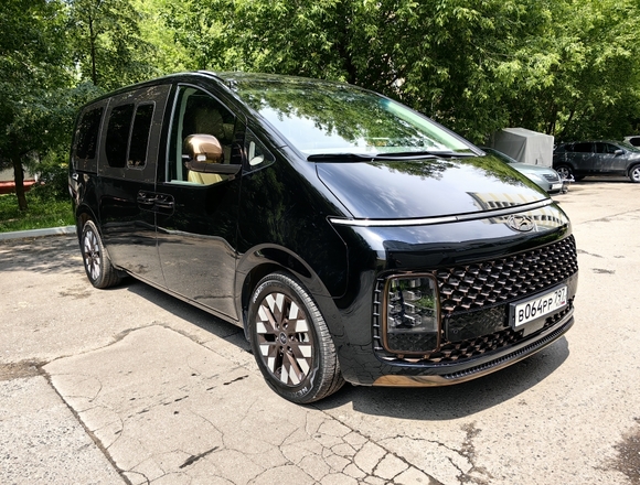 Купить ⁠⁠⁠⁠Hyundai Staria ⁠⁠Lounge Inspiration 2022 полный привод в Москве