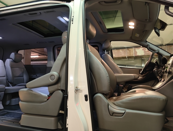 Купить ⁠⁠⁠⁠⁠⁠⁠Hyundai Grand Starex 2014 полный привод в Москве
