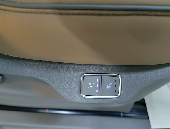 Купить ⁠⁠⁠⁠Hyundai Staria ⁠⁠Lounge Inspiration 2022 полный привод в Москве