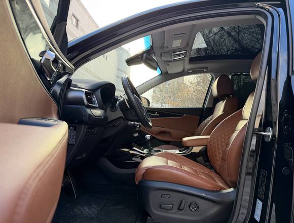 Купить ⁠⁠Kia Sorento 2018 года в Москве
