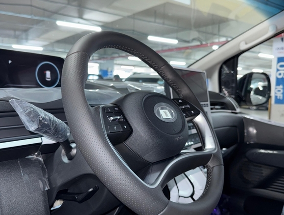 Купить ⁠⁠⁠⁠Hyundai Staria ⁠⁠2025 полный привод в Москве