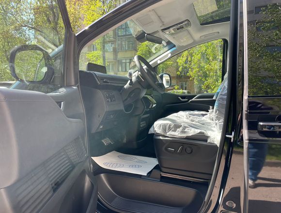 Купить ⁠⁠⁠⁠Hyundai Staria ⁠⁠Lounge Inspiration 2023 полный привод в Москве