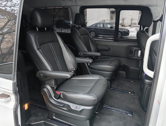 Купить ⁠⁠⁠⁠Hyundai Staria ⁠⁠Lounge Inspiration 2022 полный привод в Москве