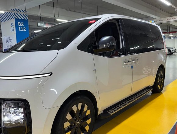 Купить ⁠⁠⁠⁠Hyundai Staria ⁠⁠Lounge Inspiration 2021 полный привод в Москве