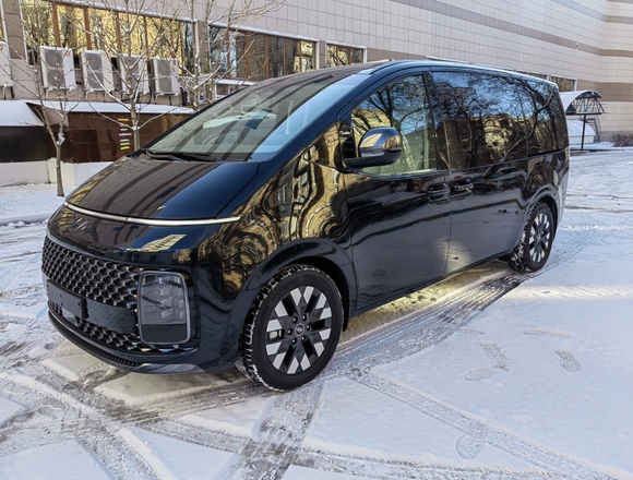 Купить ⁠⁠⁠⁠Hyundai Staria ⁠⁠Lounge Inspiration 2021 полный привод в Москве
