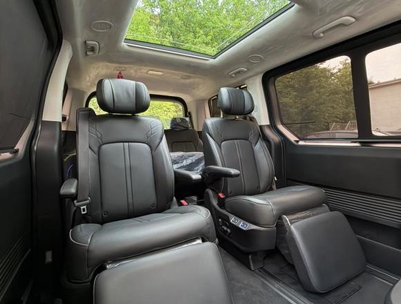 Купить ⁠⁠⁠⁠Hyundai Staria ⁠⁠Lounge Inspiration 2022 полный привод в Москве