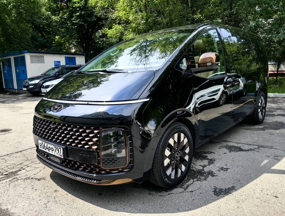 Купить ⁠⁠⁠⁠Hyundai Staria ⁠⁠Lounge Inspiration 2022 полный привод в Москве
