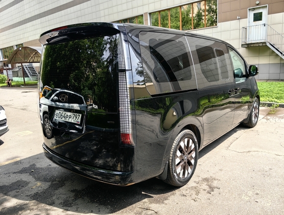 Купить ⁠⁠⁠⁠Hyundai Staria ⁠⁠Lounge Inspiration 2022 полный привод в Москве