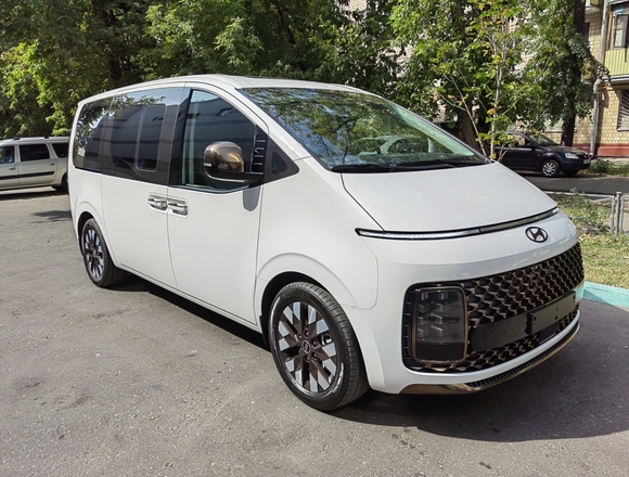 Купить ⁠⁠⁠⁠Hyundai Staria ⁠⁠Lounge Inspiration 2022 полный привод в Москве