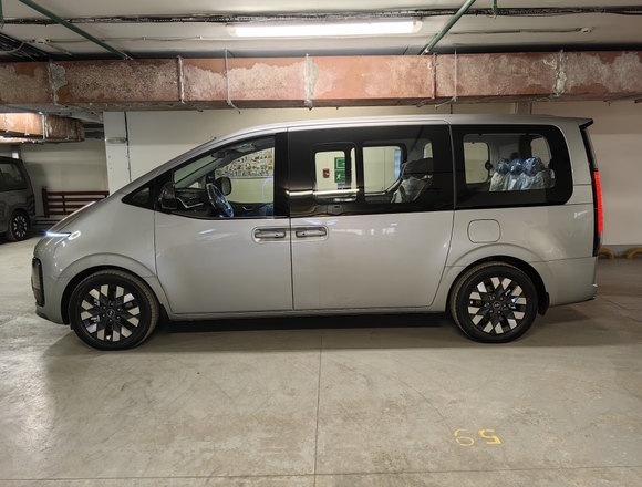 Купить ⁠⁠⁠⁠Hyundai Staria ⁠⁠Lounge Inspiration 2023 полный привод в Москве