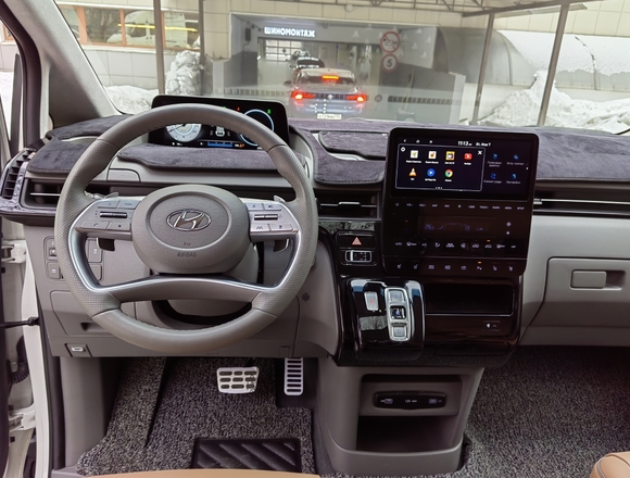 Купить ⁠⁠⁠⁠Hyundai Staria ⁠⁠Lounge Inspiration 2021 полный привод в Москве