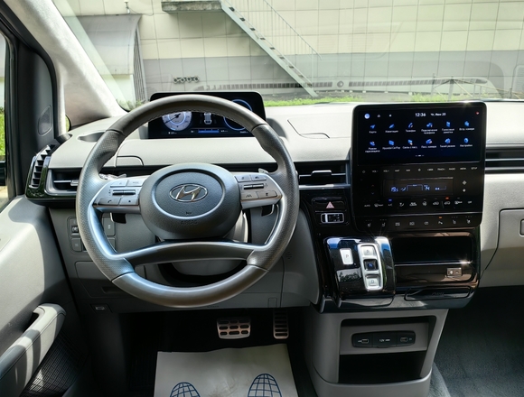 Купить ⁠⁠⁠⁠Hyundai Staria ⁠⁠Lounge Inspiration 2022 полный привод в Москве