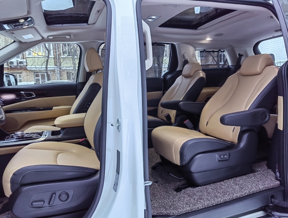 Купить ⁠⁠⁠⁠Kia Carnival Signature 2021 г. в Москве
