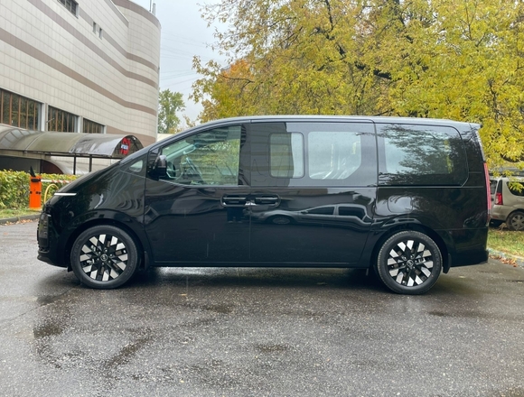 Купить ⁠⁠⁠⁠Hyundai Staria ⁠⁠2025 полный привод в Москве