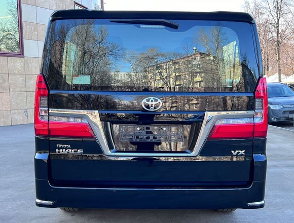 Купить ⁠⁠Toyota Hiace 2023 год в Москве