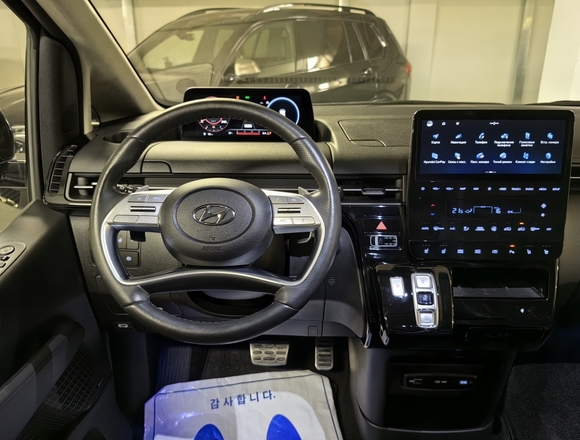 Купить ⁠⁠⁠⁠Hyundai Staria ⁠⁠Lounge Inspiration 2021 полный привод в Москве