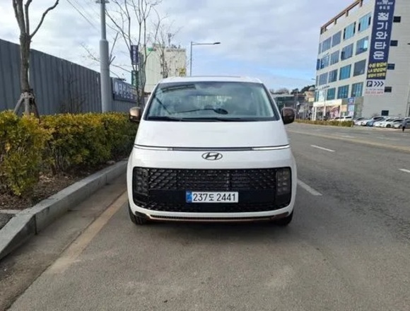 Купить ⁠⁠⁠⁠Hyundai Staria ⁠⁠2025 полный привод в Москве