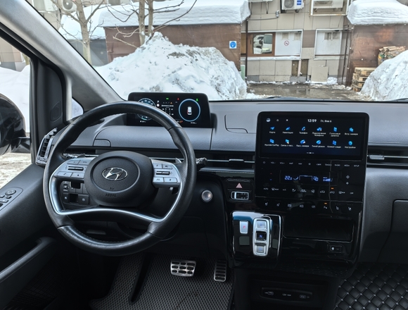 Купить ⁠⁠⁠⁠Hyundai Staria ⁠⁠Lounge Inspiration 2021 полный привод в Москве