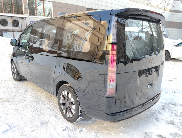 Купить ⁠⁠⁠⁠Hyundai Staria ⁠⁠Lounge Inspiration 2023 полный привод в Москве