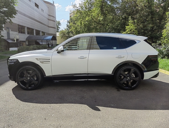 Купить ⁠Genesis GV-80 4wd в Москве