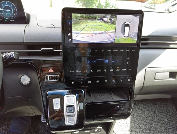 Купить ⁠⁠⁠⁠Hyundai Staria ⁠⁠Lounge Inspiration 2021 полный привод в Москве