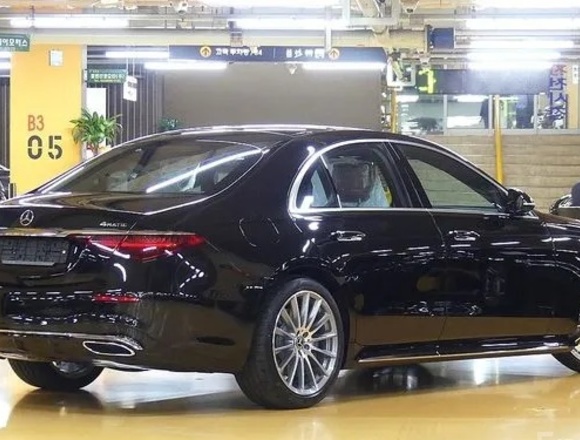 Заказать ⁠⁠⁠⁠⁠⁠⁠⁠⁠Mercedes-Benz S-Класс 4MATIC в Москве
