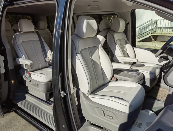 Купить ⁠⁠⁠⁠Hyundai Staria ⁠⁠Lounge Inspiration 2021 полный привод в Москве