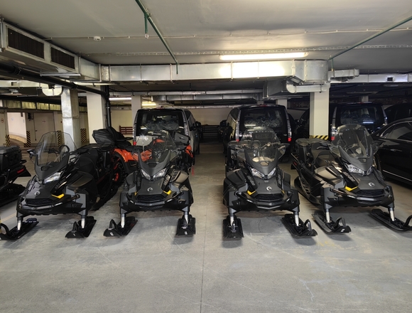 Снегоход ⁠BRP SKI-DOO SKANDIC SWT 2025 г. в Москве на Алексеевской