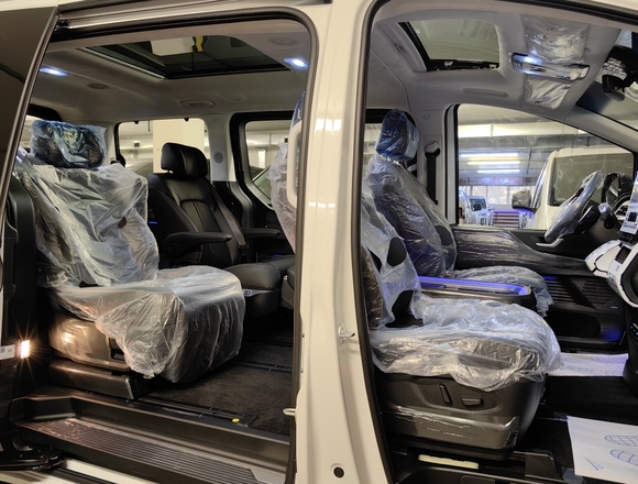 Купить ⁠⁠⁠⁠Hyundai Staria ⁠⁠Lounge Inspiration 2023 полный привод в Москве