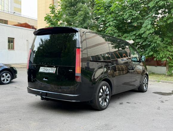 Купить ⁠⁠⁠⁠Hyundai Staria ⁠⁠Lounge Inspiration 2022 полный привод в Москве