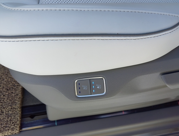 Купить ⁠⁠⁠⁠Hyundai Staria ⁠⁠Lounge Inspiration 2021 полный привод в Москве