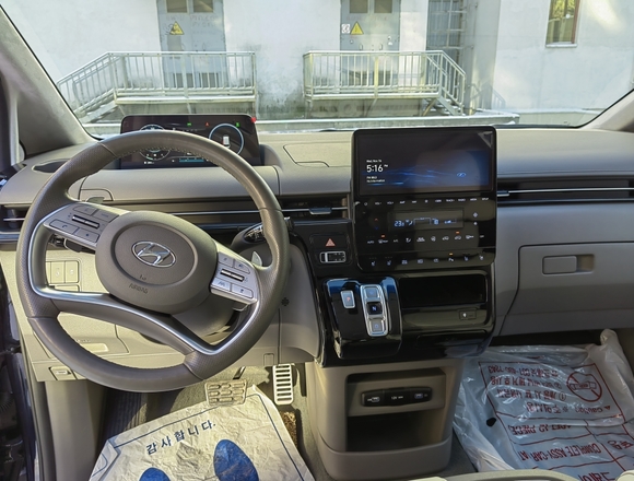 Купить ⁠⁠⁠⁠Hyundai Staria ⁠⁠Lounge Inspiration 2021 полный привод в Москве