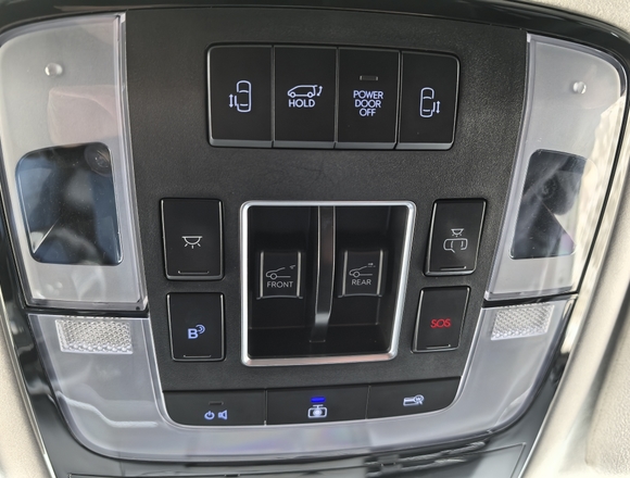 Купить ⁠⁠⁠⁠Hyundai Staria ⁠⁠Lounge Inspiration 2021 полный привод в Москве