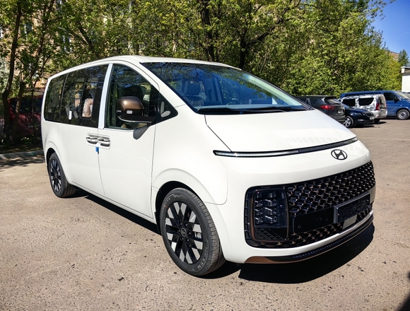 Купить ⁠⁠⁠⁠Hyundai Staria ⁠⁠2025 полный привод в Москве