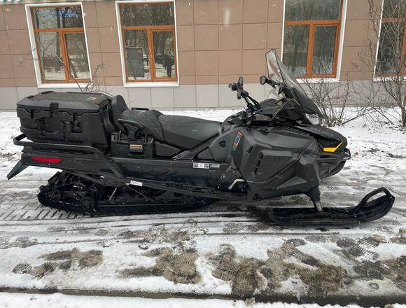 ⁠Снегоход BRP SKI-DOO SKANDIC SWT 2024 г. в Москве на Алексеевской