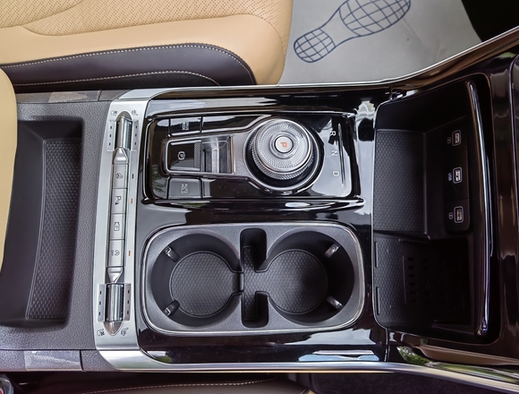 Купить ⁠⁠⁠⁠Kia Carnival Signature 2021 г. в Москве