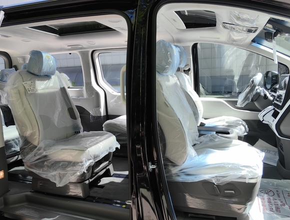 Купить ⁠⁠⁠⁠Hyundai Staria ⁠⁠2024 полный привод в Москве