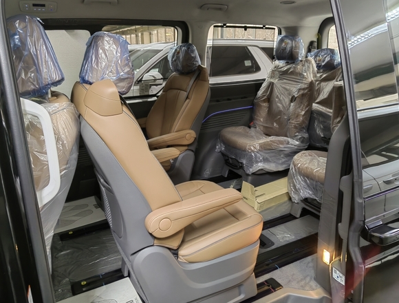 Купить ⁠⁠⁠⁠Hyundai Staria ⁠⁠Lounge Inspiration 2022 полный привод в Москве
