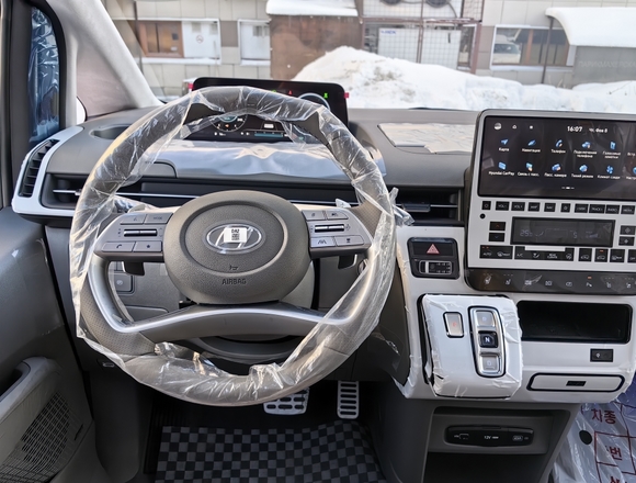 Купить ⁠⁠⁠⁠Hyundai Staria ⁠⁠Lounge Inspiration 2023 полный привод в Москве