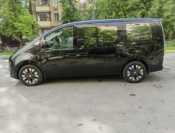 Купить ⁠⁠⁠⁠Hyundai Staria ⁠⁠Lounge Inspiration 2021 полный привод в Москве