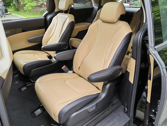 Купить ⁠⁠⁠⁠Kia Carnival Signature 2021 г. в Москве